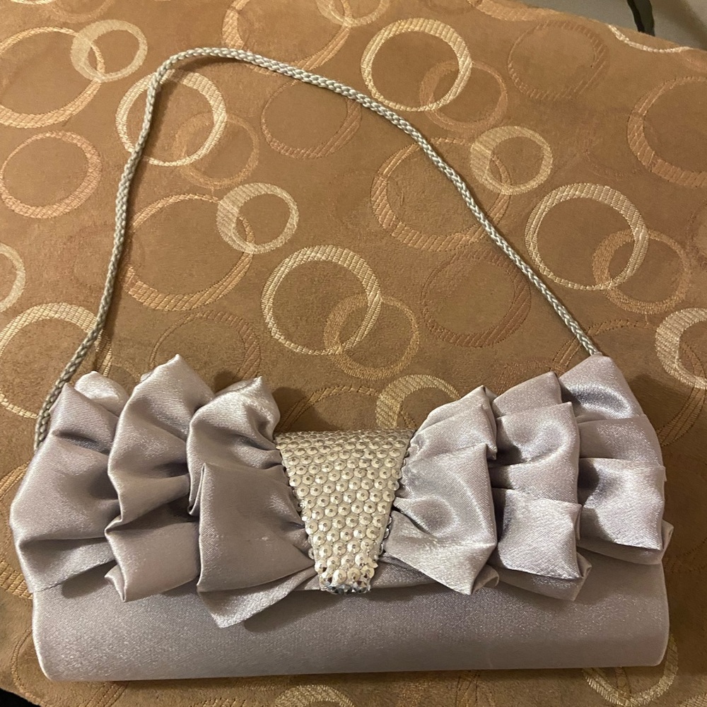 Jessica McClintock nightlife/wedding purse - non smoking home.